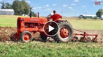 ALLIS-CHALMERS D-17 Tractor Plowing