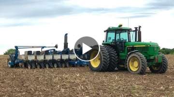 John Deere 4955 and Kinze planting Soybeans 2019