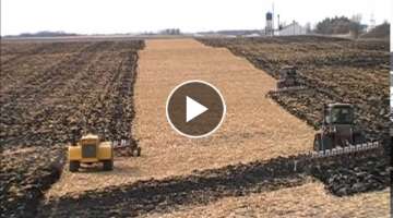 International 4300 and quadtrac tractors plowing